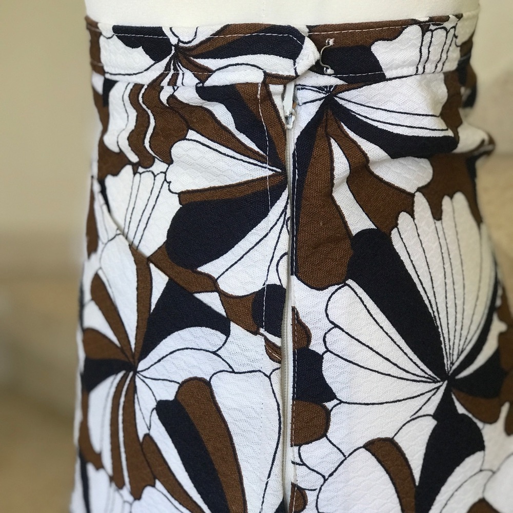 1960's Vintage Pinwheel Pattern Knee-Length Skirt - Picture 7 of 9